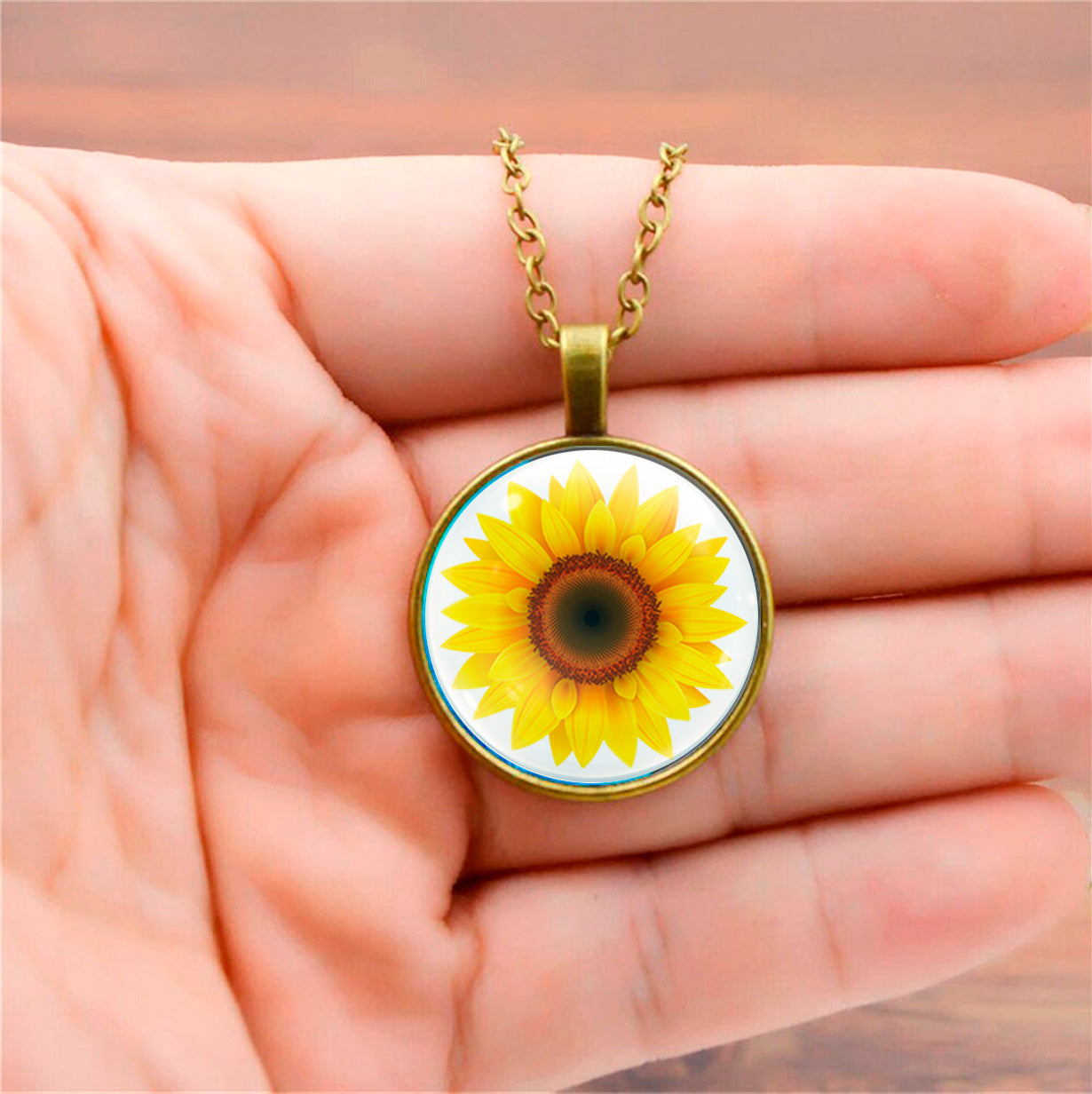 Collar Flor Girasol Mujer Detalle