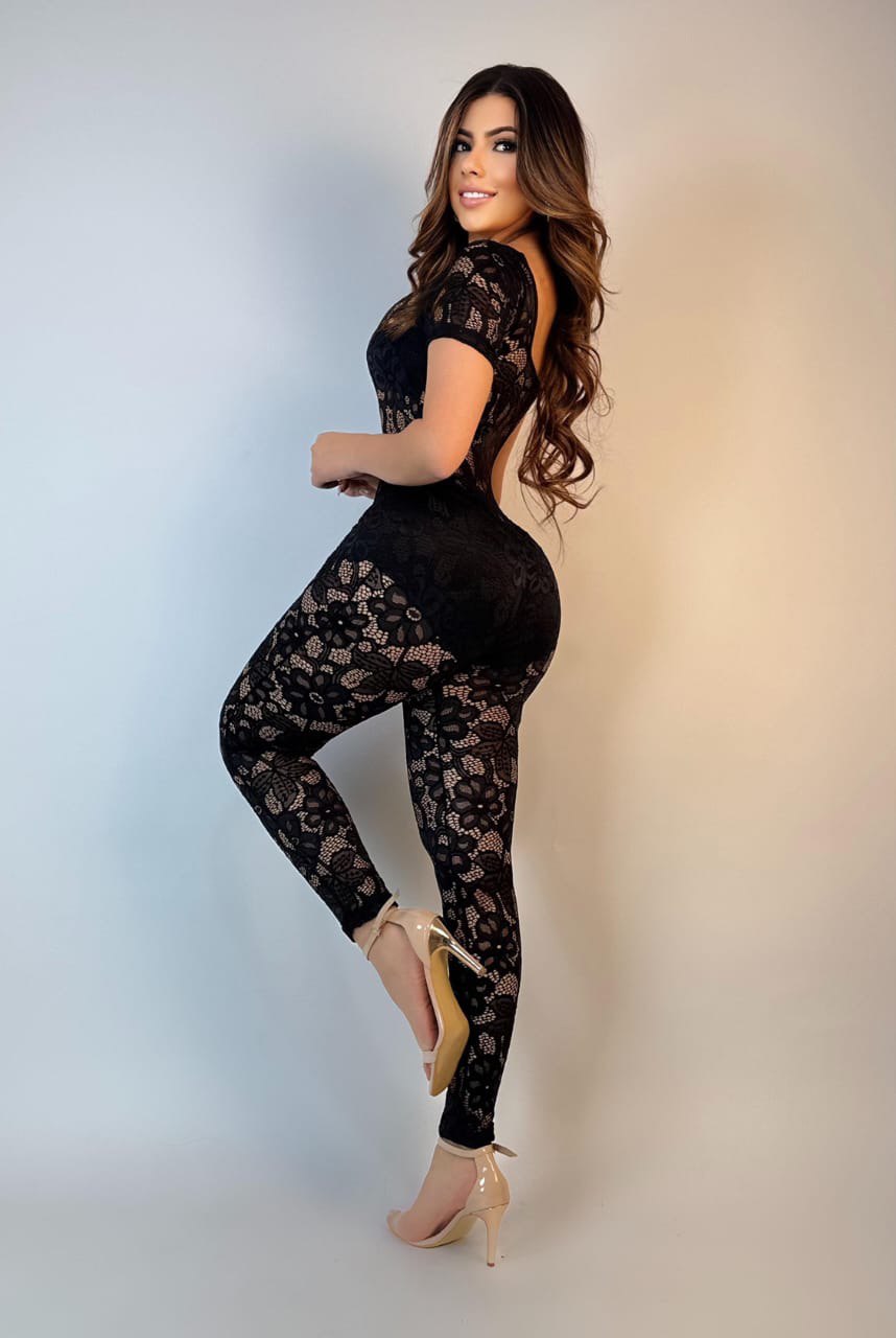 Enterizo en blonda MONSERRAT